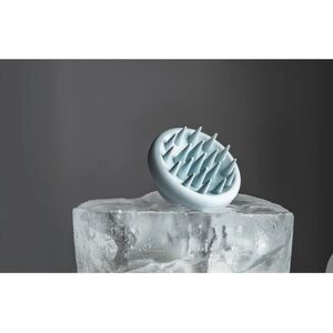 Voir Rhythm of the Rain: Scalp Relaxing Massage Brush/ kerastase as free gift🎁